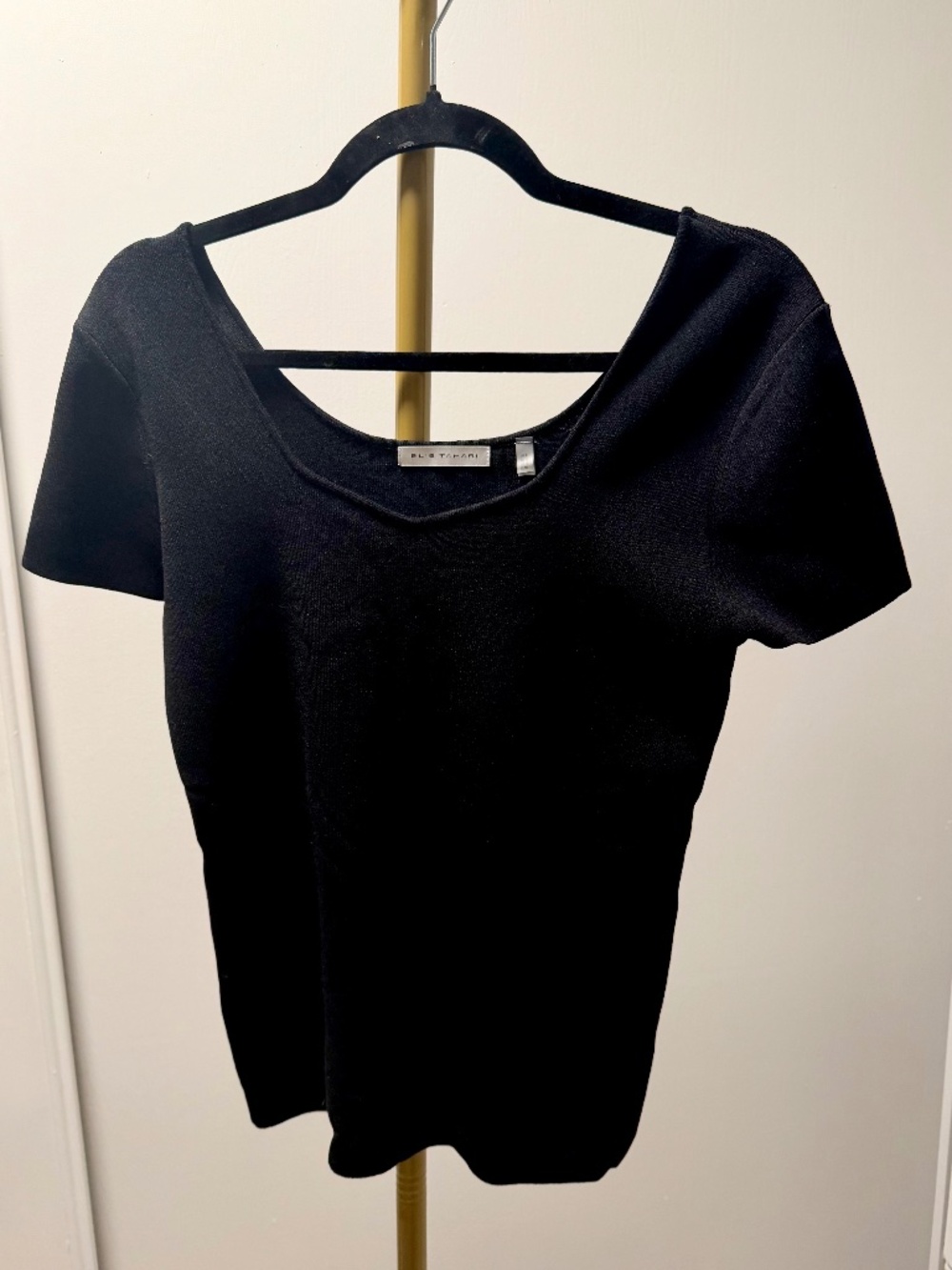 Elie Tahari sweetheart neckline
